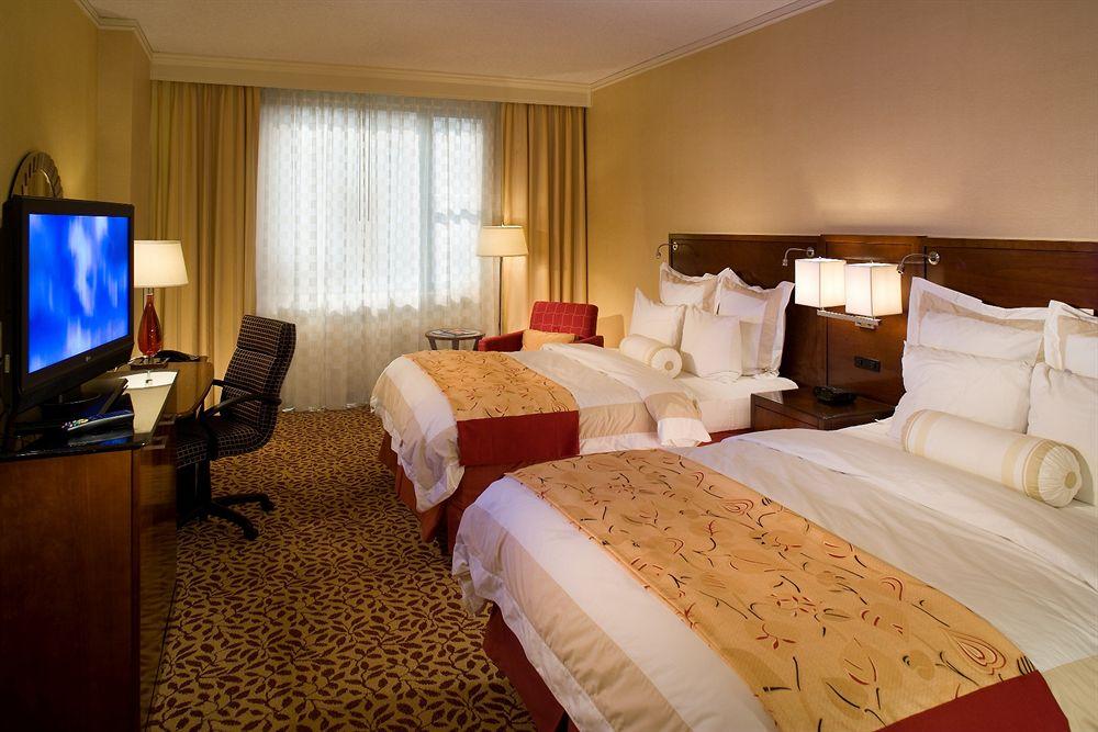 Courtyard By Marriott Chicago At Medical District-Uic Ξενοδοχείο Εξωτερικό φωτογραφία