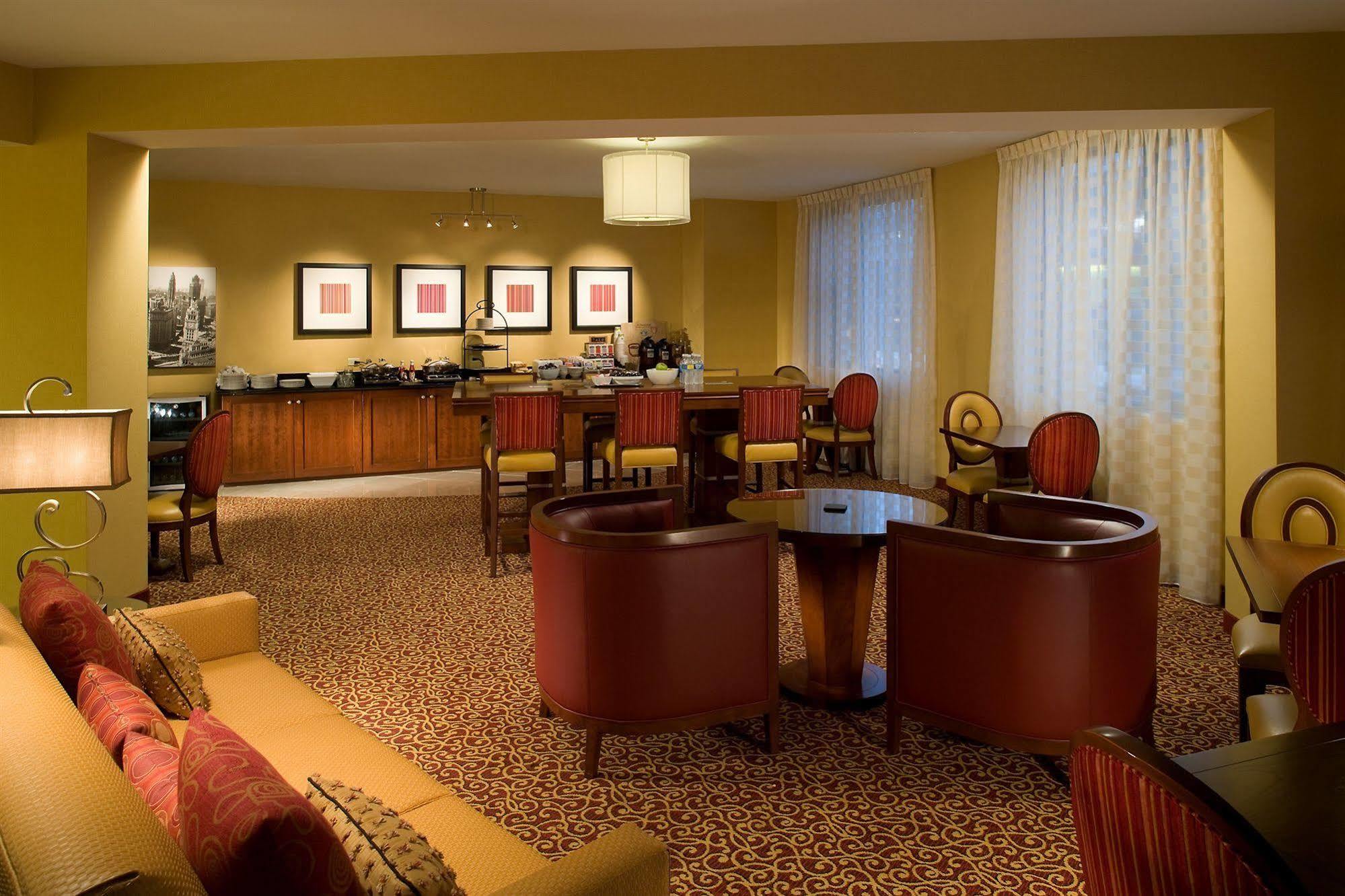 Courtyard By Marriott Chicago At Medical District-Uic Ξενοδοχείο Εξωτερικό φωτογραφία